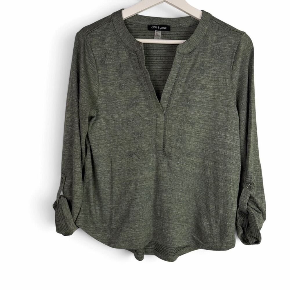 Cable & Gauge Green Small Roll Sleeve V-Neck Top